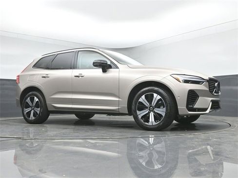 Used 2024 Volvo XC60 T8 Plus w/ Protection Package Premier image 36