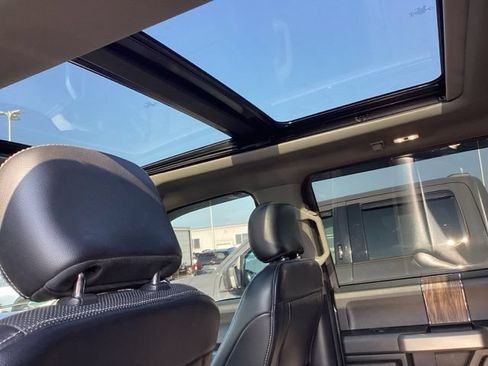 Used 2018 Ford F150 Lariat w/ Equipment Group 502A Luxury AWD/4WD image 19