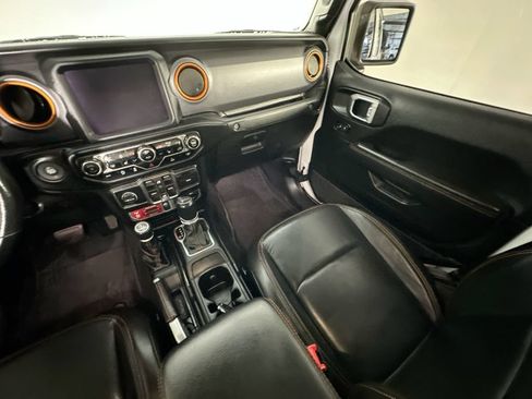 Used 2020 Jeep Gladiator Mojave AWD/4WD image 11