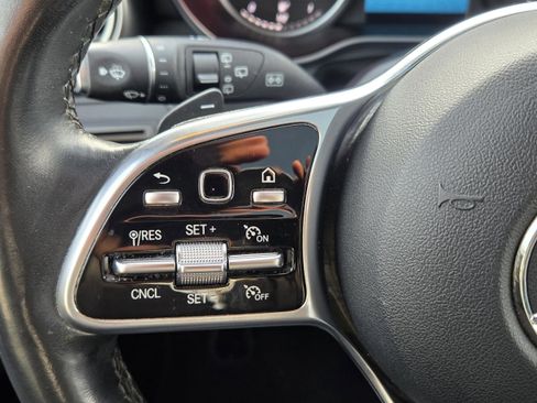 Used 2020 Mercedes-Benz GLC 300 4MATIC image 23