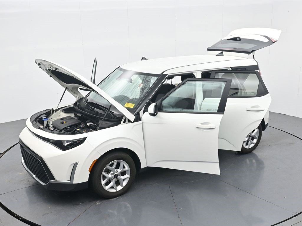 Used 2023 Kia Soul LX w/ Option Group 015 FWD image 34