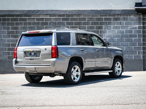 Used 2017 Chevrolet Tahoe LT w/ LT Signature Package AWD/4WD image 3