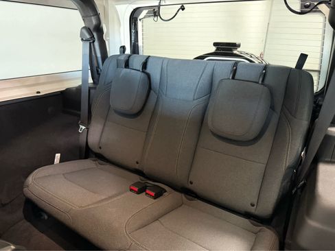 Used 2026 Jeep Wrangler Sport AWD/4WD image 15