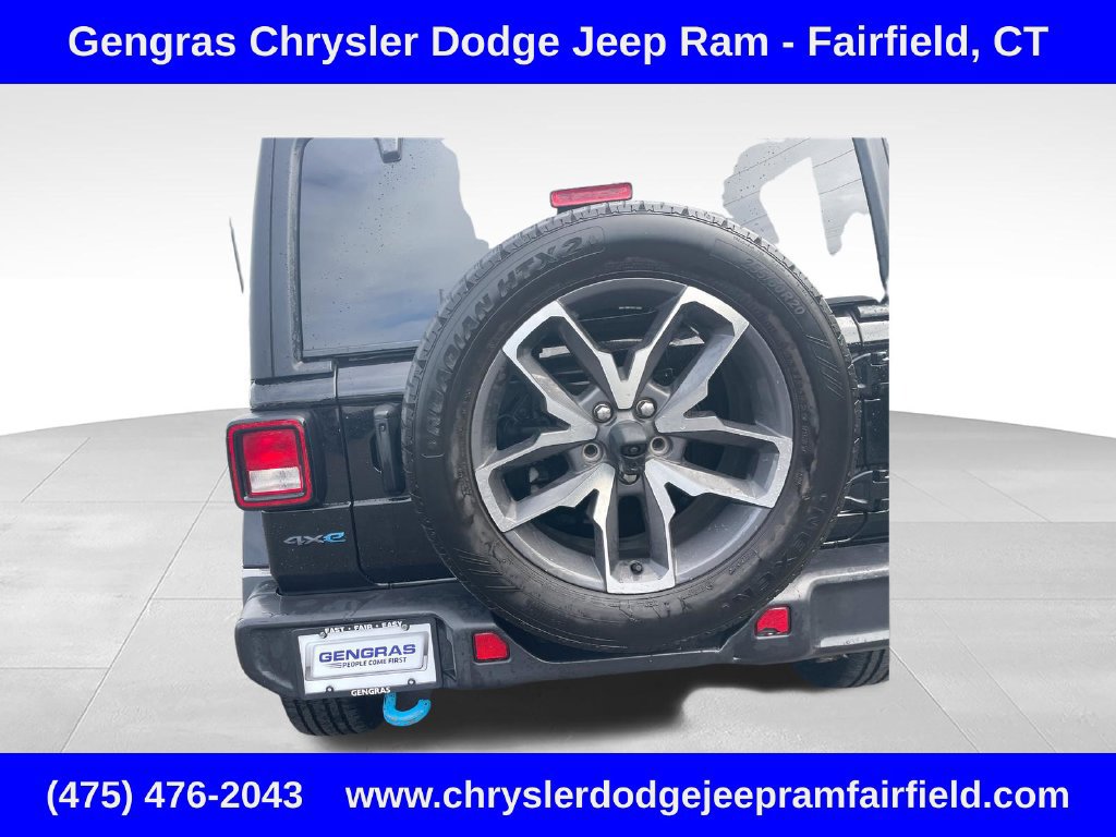 Used 2024 Jeep Wrangler Unlimited w/ Convenience Group AWD/4WD image 11