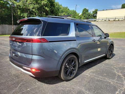 Used 2022 Kia Carnival SX Prestige image 32