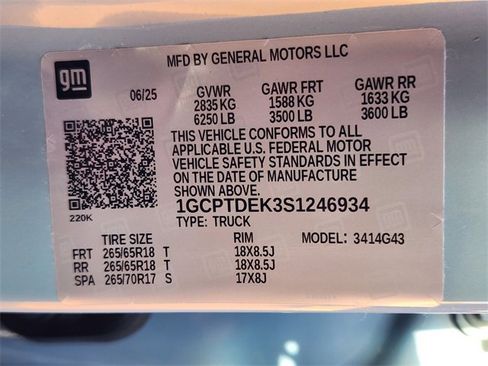 Used 2025 Chevrolet Colorado Z71 w/ Z71 Convenience Package 2 image 37