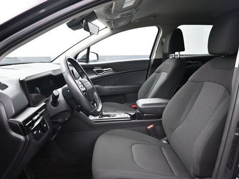 Used 2026 Kia Sportage LX FWD image 14