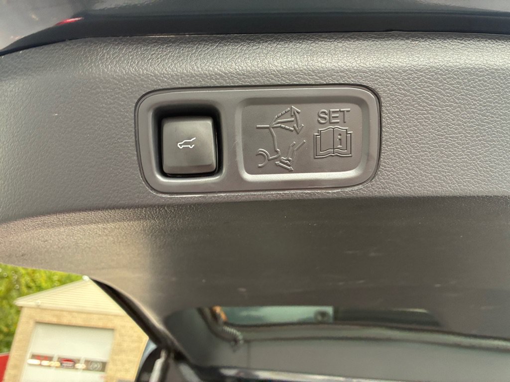 Used 2024 Ford Expedition XLT AWD/4WD image 14