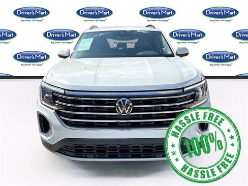 Used 2025 Volkswagen Atlas SE FWD image 2
