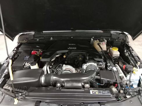 Used 2020 Jeep Wrangler Sport AWD/4WD image 12
