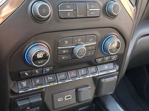 Used 2022 Chevrolet Silverado 2500 High Country image 16