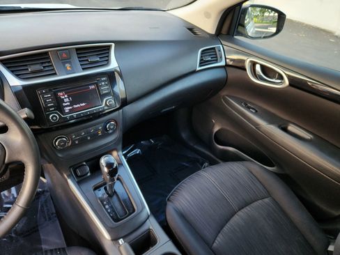 Used 2017 Nissan Sentra SV FWD image 11