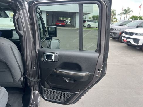 Used 2025 Jeep Wrangler Unlimited Sahara w/ Safety Group AWD/4WD image 39