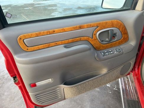 Used 1997 GMC Sierra 3500 4x4 Crew Cab w/ Marketing Option Pkg 3 image 9