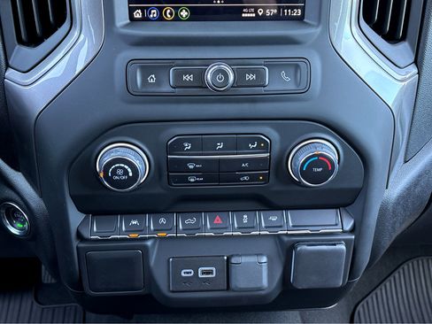 Used 2025 Chevrolet Silverado 1500 Custom image 9