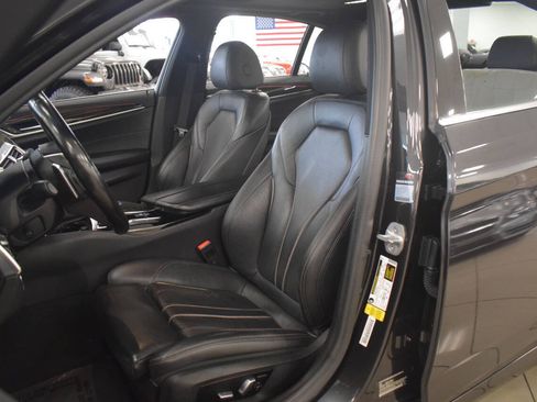 Used 2018 BMW 540i RWD image 57