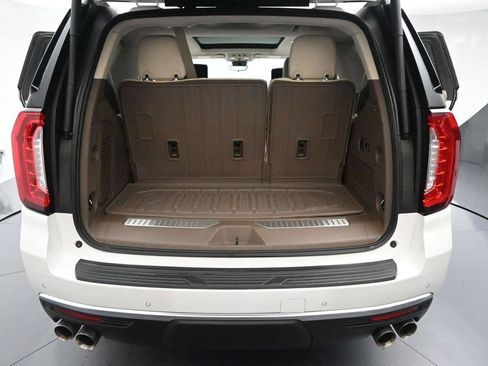 Used 2023 GMC Yukon Denali w/ Advanced Technology Package AWD/4WD image 26