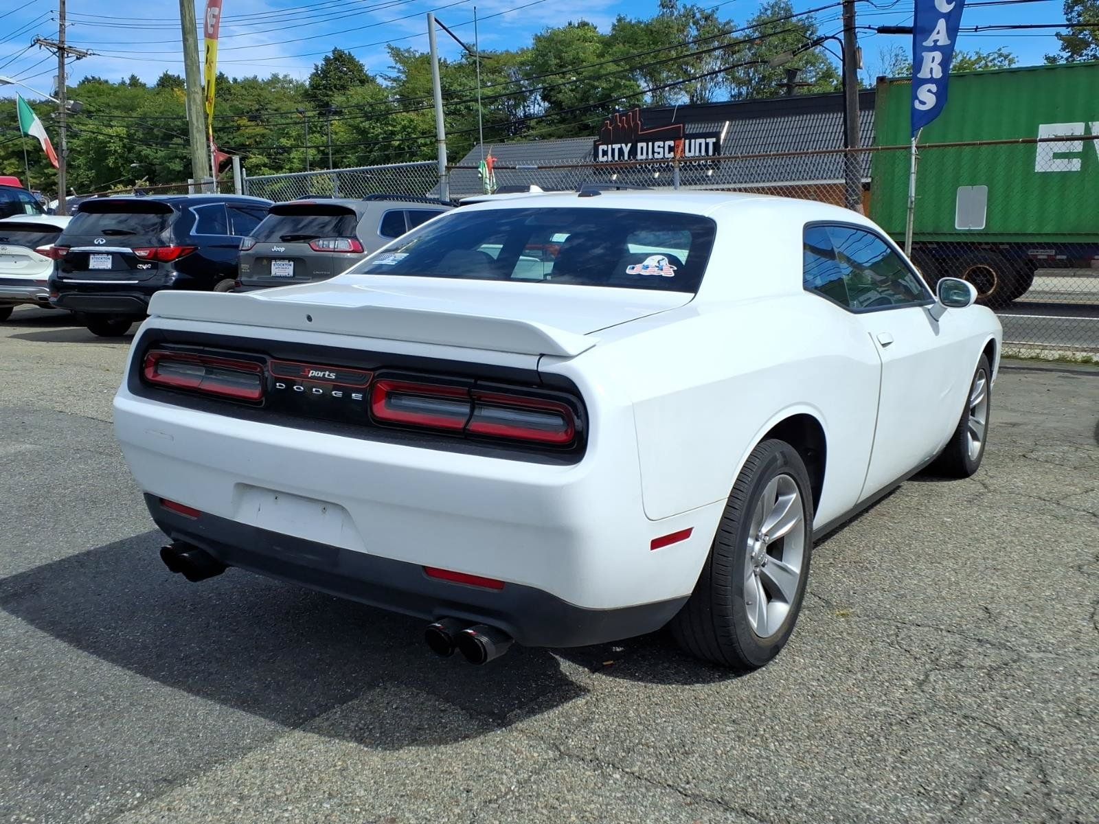 Used 2020 Dodge Challenger SXT RWD image 7