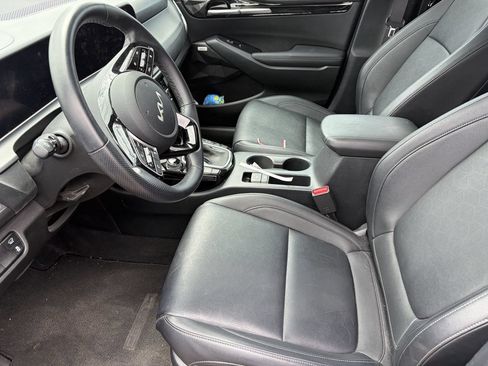 Certified 2024 Kia Seltos SX w/ SX Sunroof Package AWD/4WD image 7
