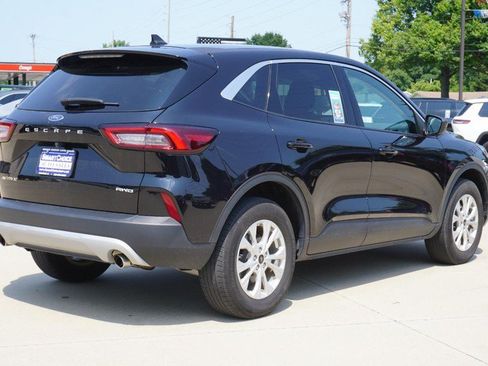 Used 2023 Ford Escape Active AWD/4WD image 3