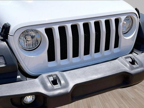 Used 2018 Jeep Wrangler Unlimited Sport S AWD/4WD image 24