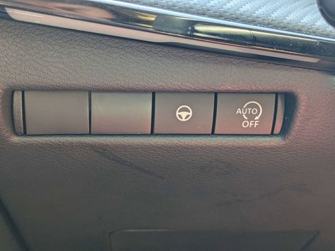 Used 2025 Nissan Kicks SR image 24