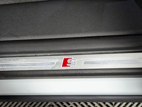 Used 2023 Audi Q8 Premium Plus w/ Premium Plus Package image 15