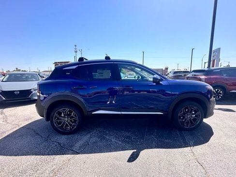 New 2025 Nissan Kicks SR image 4