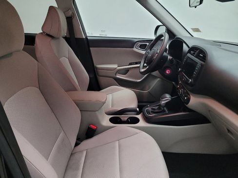 Used 2023 Kia Soul LX w/ LX Technology Package image 21