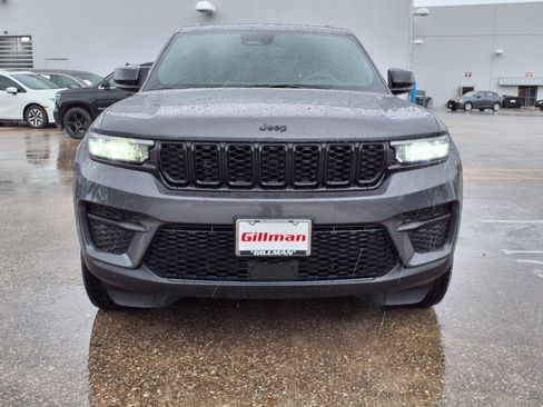 Used 2025 Jeep Grand Cherokee Altitude AWD/4WD image 20