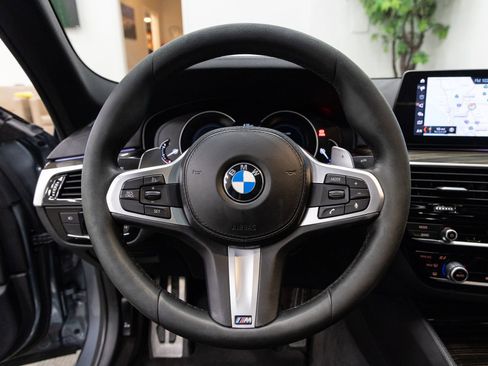 Used 2018 BMW 540i RWD image 14