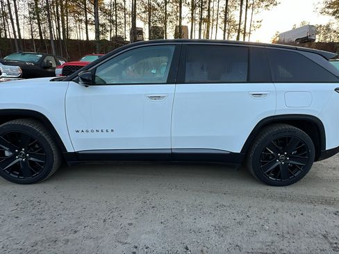 Used 2024 Jeep Wagoneer Launch Edition image 11