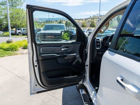 Used 2020 RAM 1500 Big Horn AWD/4WD image 15