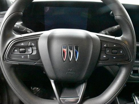 Used 2024 Buick Envista Preferred image 20