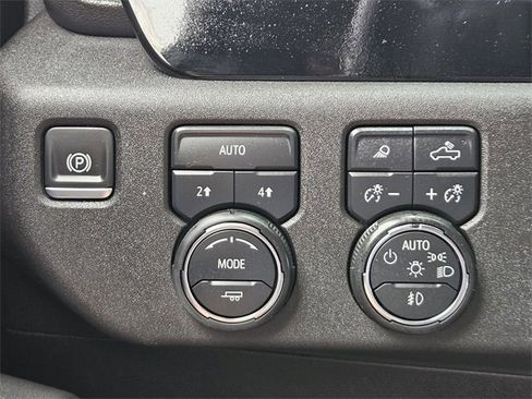 Used 2025 Chevrolet Silverado 1500 LTZ image 22