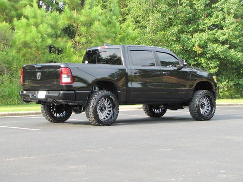 Used 2022 RAM 1500 Big Horn AWD/4WD image 6