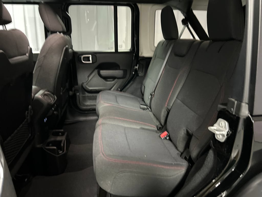 Used 2025 Jeep Wrangler Unlimited Rubicon w/ Convenience Group AWD/4WD image 23