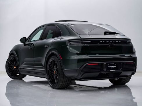 New 2026 Porsche Macan 4 Electric image 3