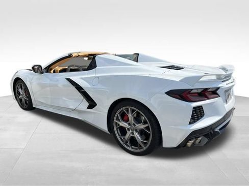 Used 2022 Chevrolet Corvette Stingray Premium Conv w/ Z51 Performance Package RWD image 5