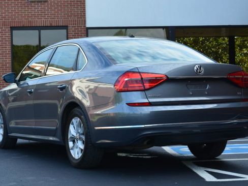 Used 2016 Volkswagen Passat 1.8T S image 7