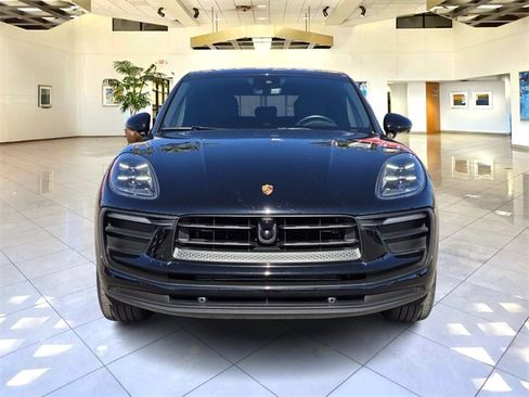 Used 2023 Porsche Macan image 2