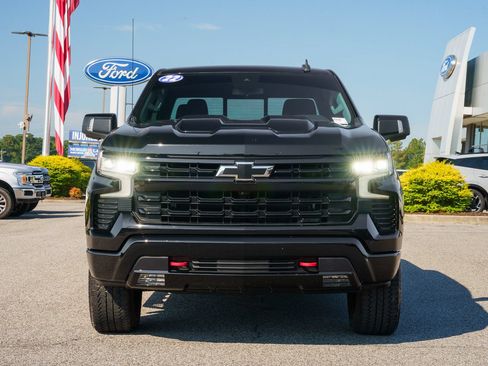 Used 2022 Chevrolet Silverado 1500 LT Trail Boss w/ LT Trail Boss Premium Package AWD/4WD image 2
