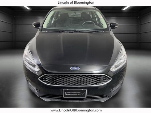 Used 2018 Ford Focus SE w/ Cold Weather Package image 10