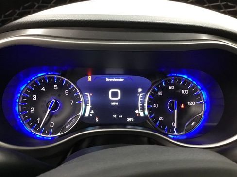 New 2026 Chrysler Pacifica Select image 11