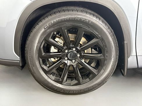 Used 2022 Toyota Highlander XLE image 20