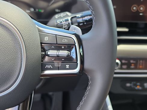 New 2026 Kia Carnival SX w/ SX Dark Edition Package FWD image 33