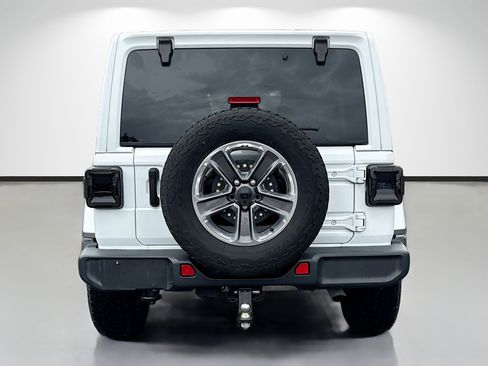 Used 2020 Jeep Wrangler Unlimited Sahara w/ LED Lighting Group image 4