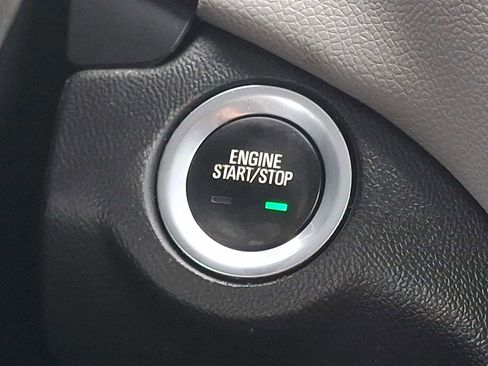 Used 2018 Chevrolet Equinox LS image 24