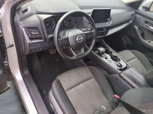 Used 2025 Nissan Rogue SV AWD/4WD image 10