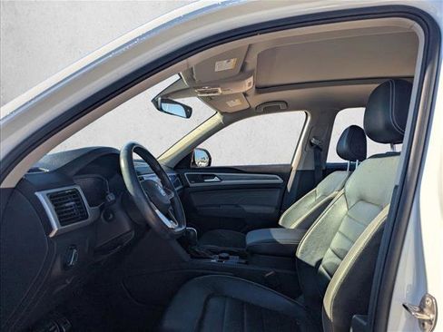 Used 2022 Volkswagen Atlas SEL Premium image 9